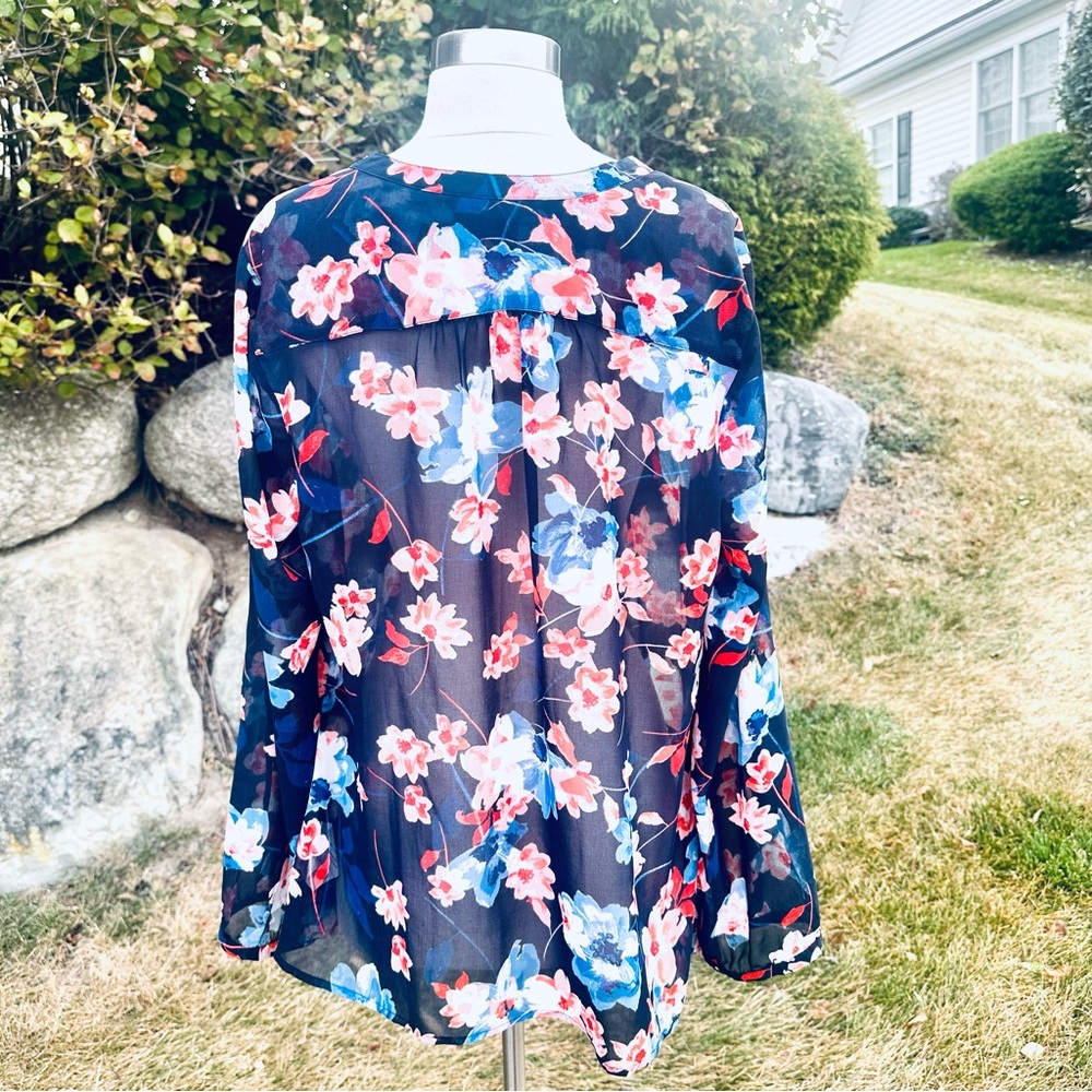 A Pea In The Pod Sheer Floral Button Down Maternity Blouse Size L - Picture 8 of 15